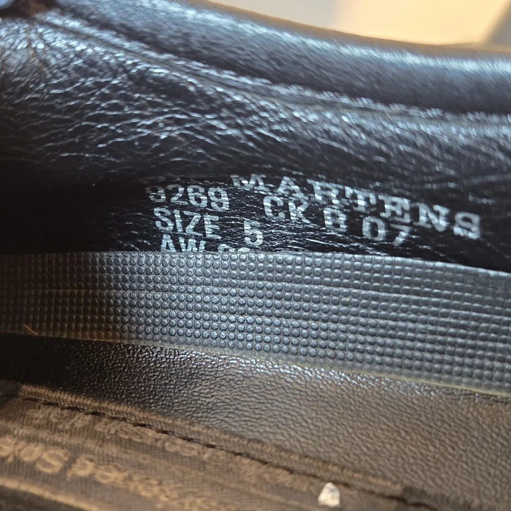 Dr. Martens 8269 Black Loafer Women's Size 5